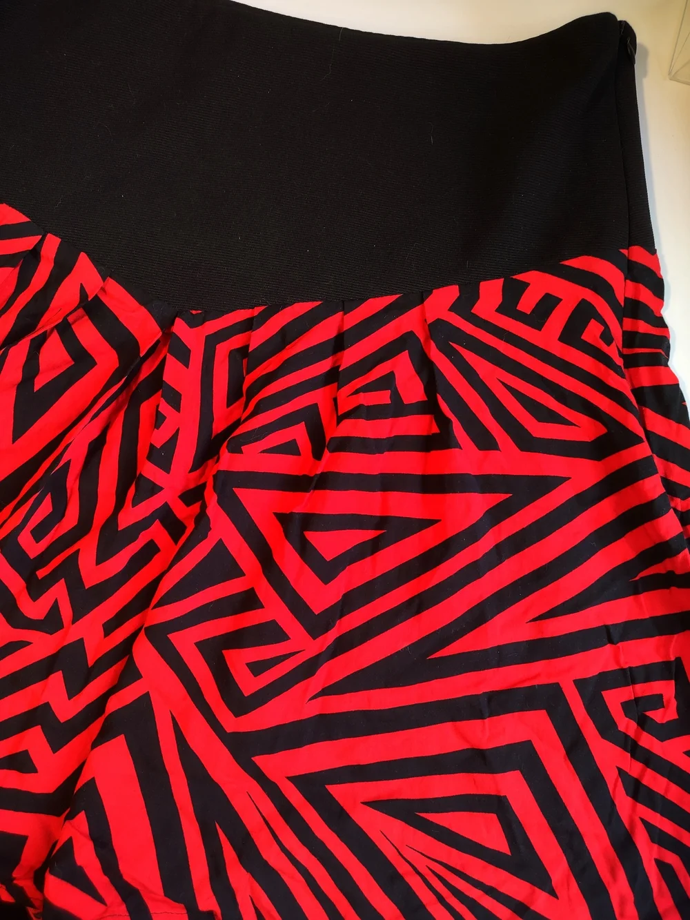 Kardashian Kollection BlackRed Geometric Pattern Women's High Waisted Mini Skirt